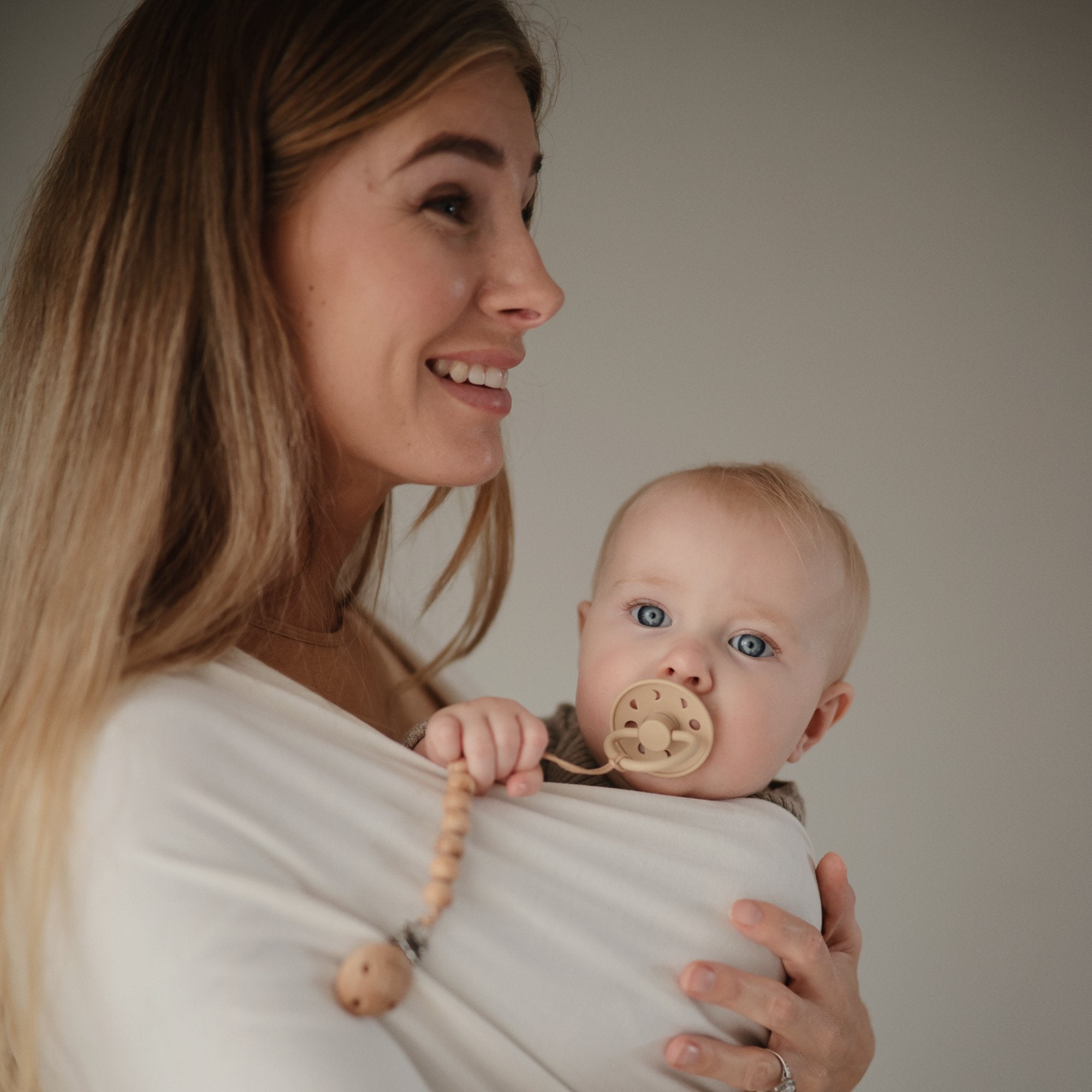 Image of FRIGG Moon Natural Rubber Pacifier 2-Pack